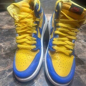 Boys Youth Jordan Retro 1 Mid Yellow and Blue Sneakers -size 2.5